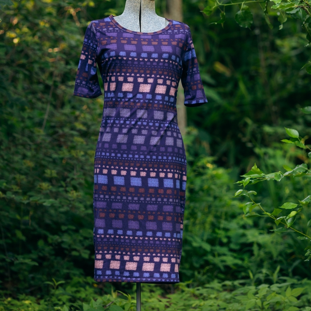 Rectangular Pattern Lularoe Julia - image 1